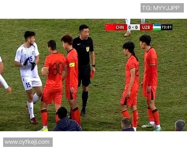 媒体人：别抓住汪士钦的“小辫子”不放 不能为一张红牌否定他的全部